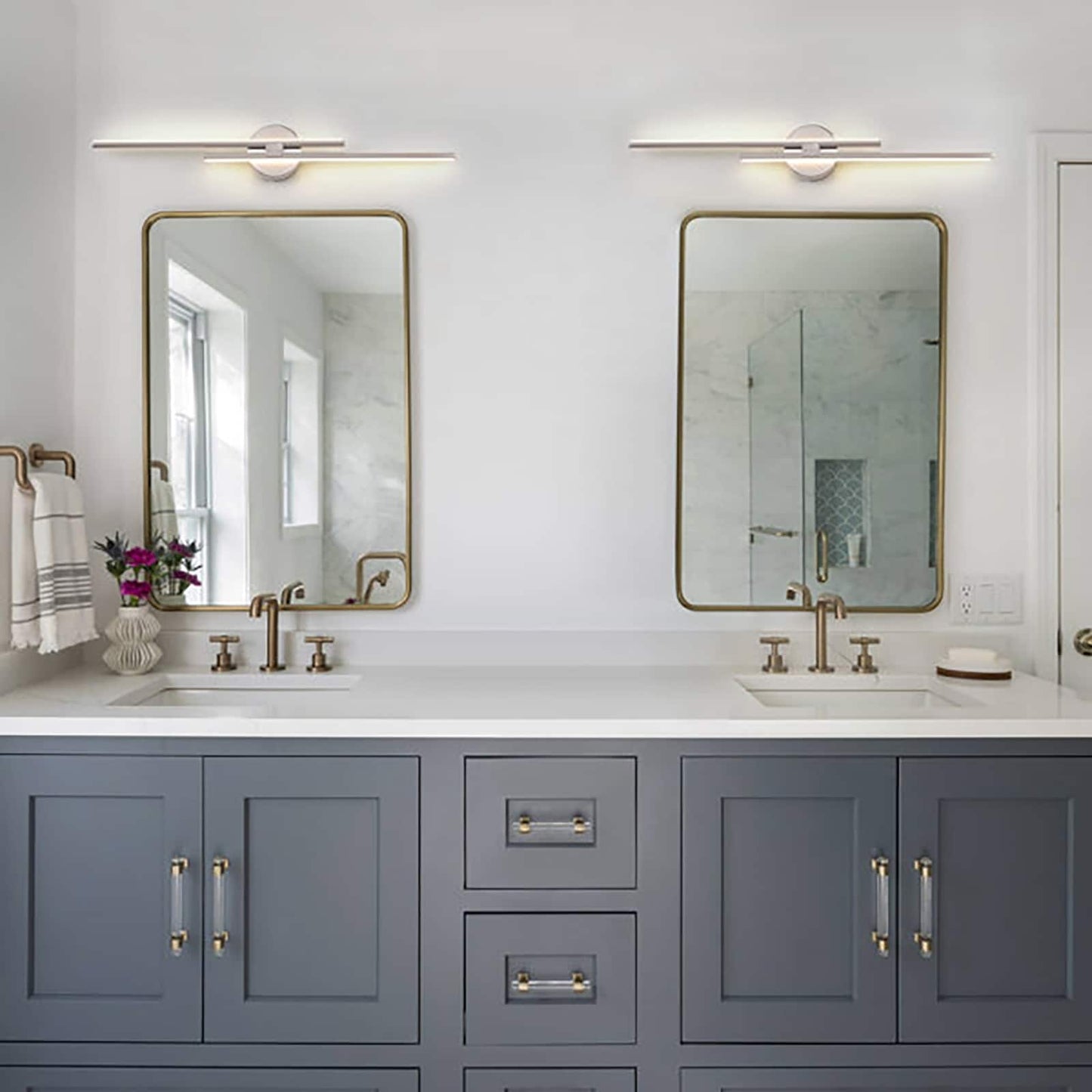 Applique murale linéaire minimaliste en métal à 2 ampoules à LED et intensité variable