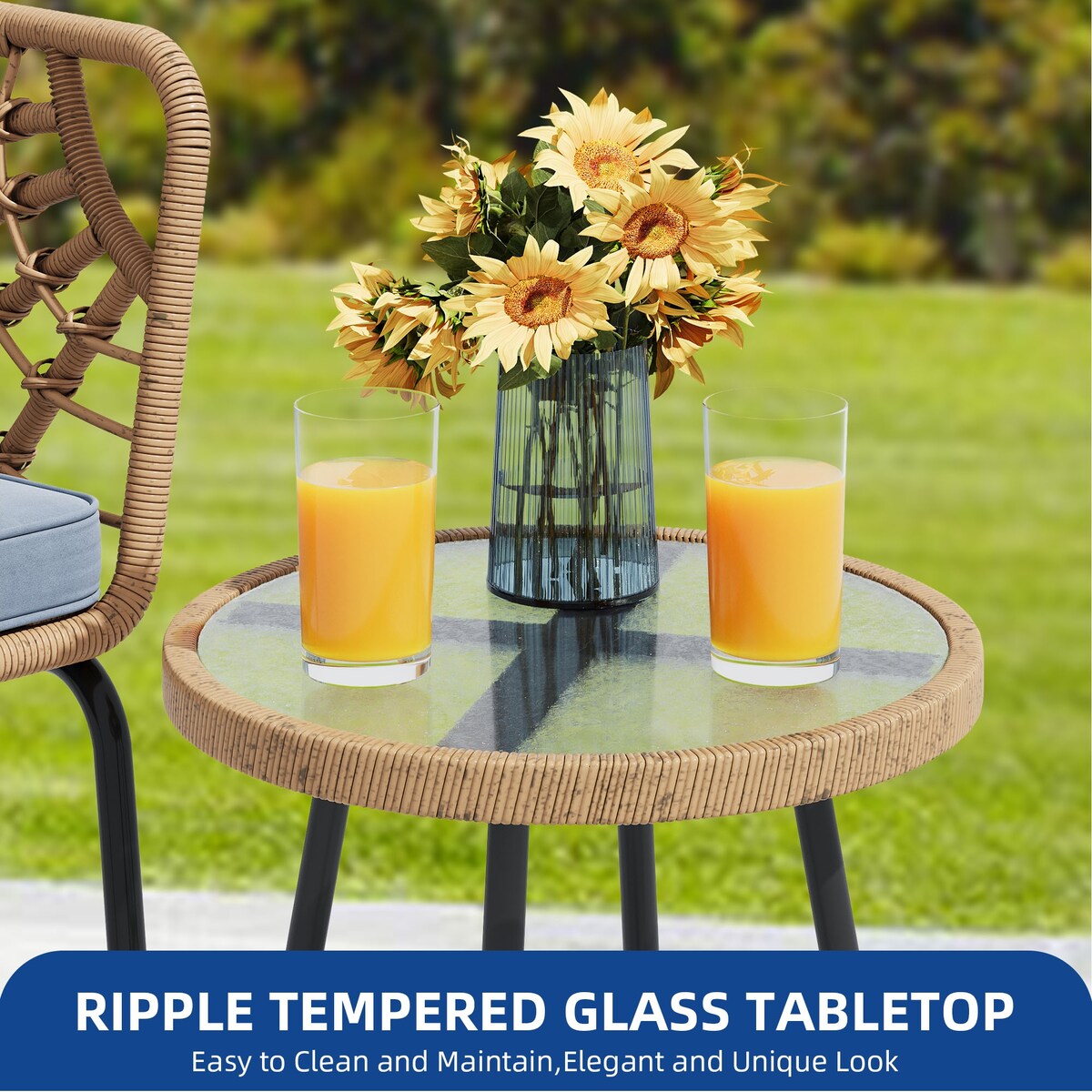 Ensemble de bistrot d'extérieur en osier Moasis 3 pièces avec 2 chaises et une table basse