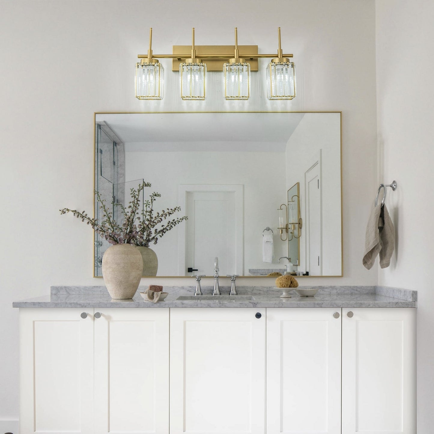 Applique murale moderne dorée à intensité variable, style cylindre glamour pour salle de bain, en cristal, pour vanité