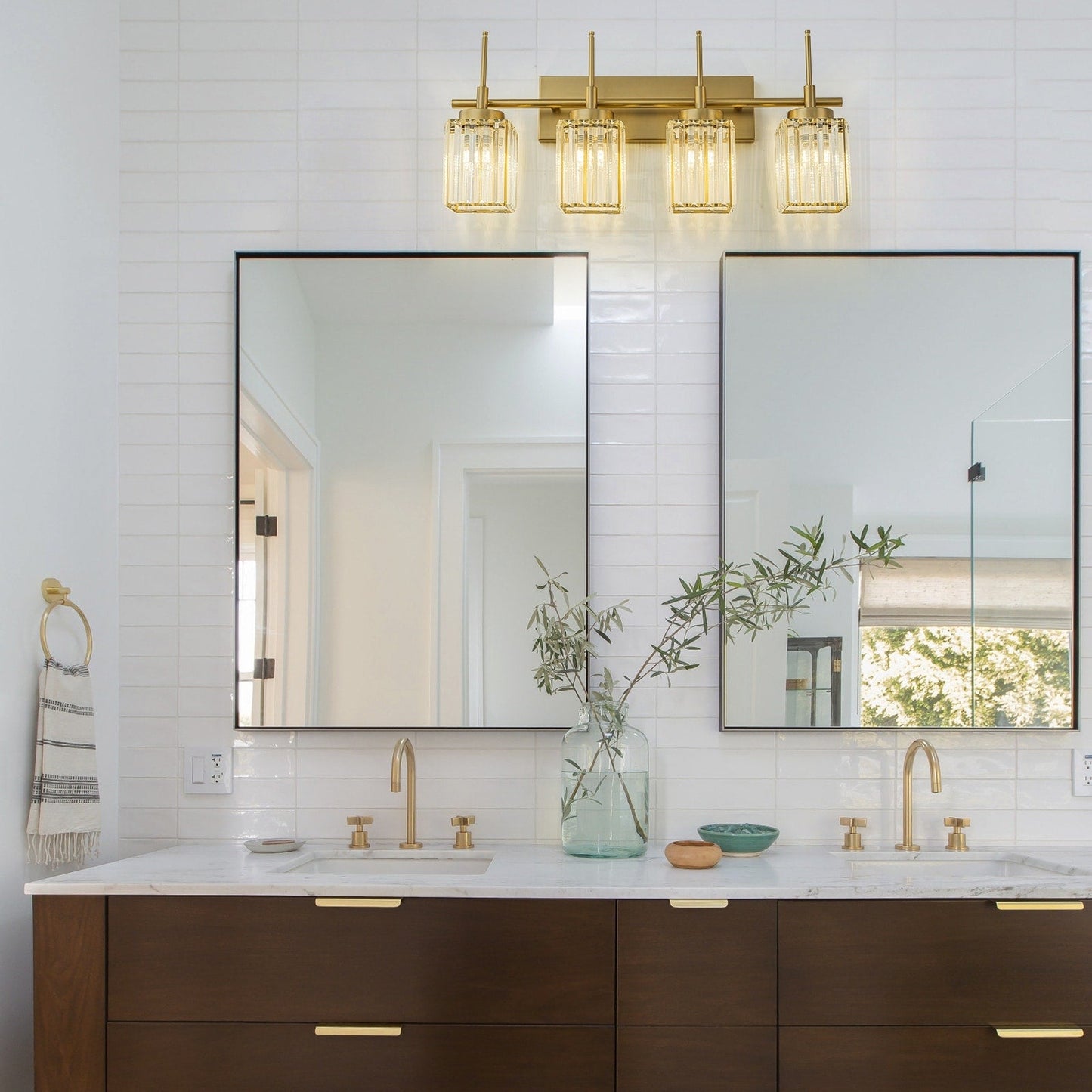 Applique murale moderne dorée à intensité variable, style cylindre glamour pour salle de bain, en cristal, pour vanité