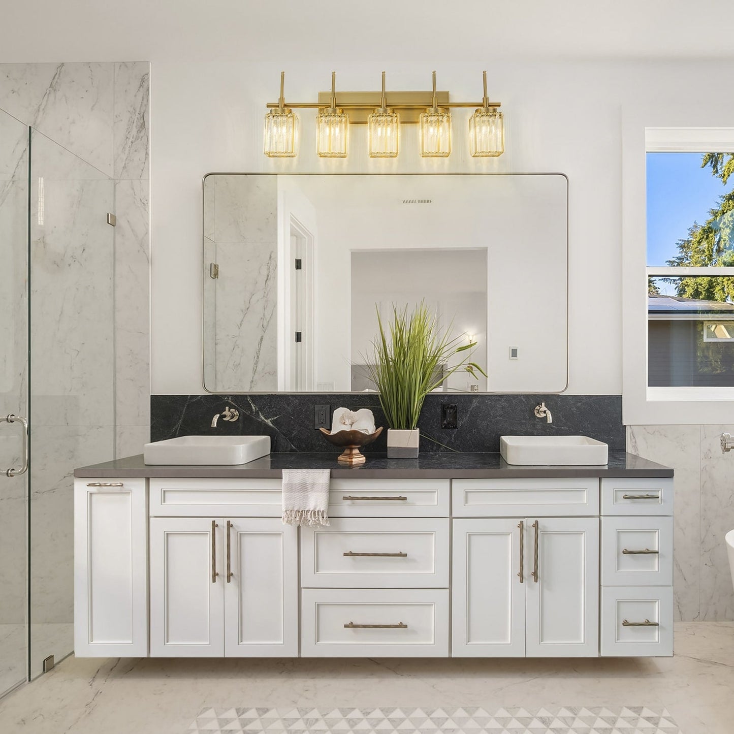 Applique murale moderne dorée à intensité variable, style cylindre glamour pour salle de bain, en cristal, pour vanité