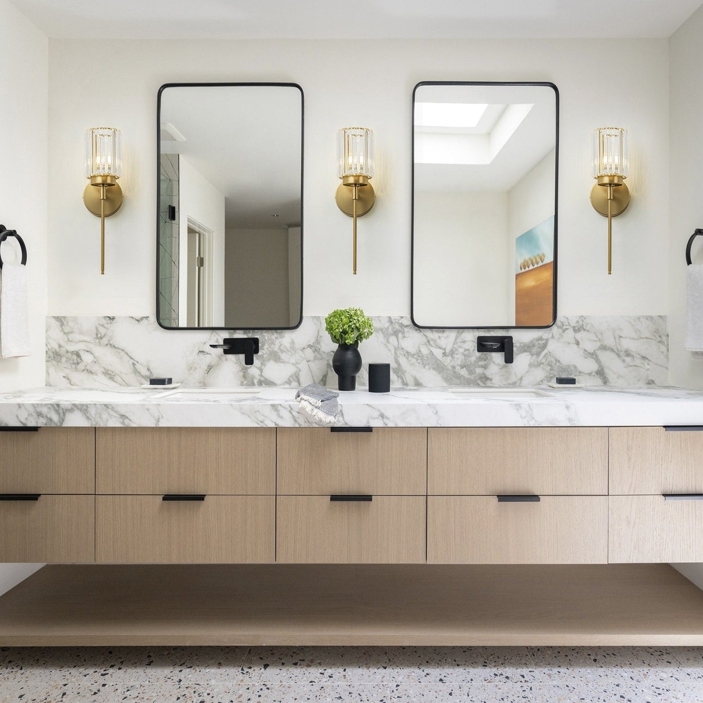 Applique murale moderne dorée à intensité variable, style cylindre glamour pour salle de bain, en cristal, pour vanité