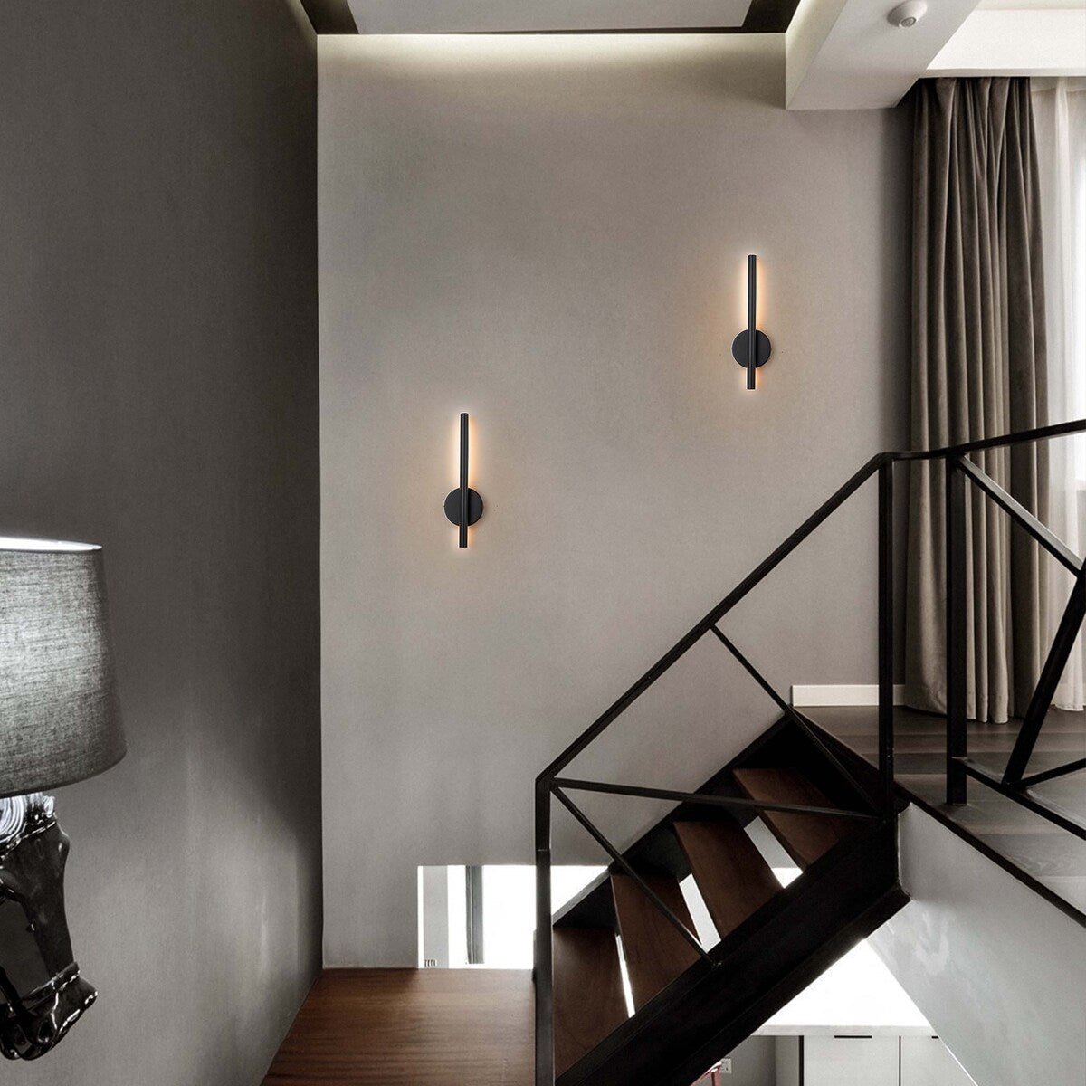 Applique murale moderne industrielle minimaliste en métal à LED intégrées à bande linéaire