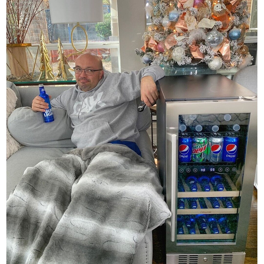 Réfrigérateur à vin et à boissons encastrable NewAir SplitShelf pour 9 bouteilles de vin et 48 canettes en acier inoxydable