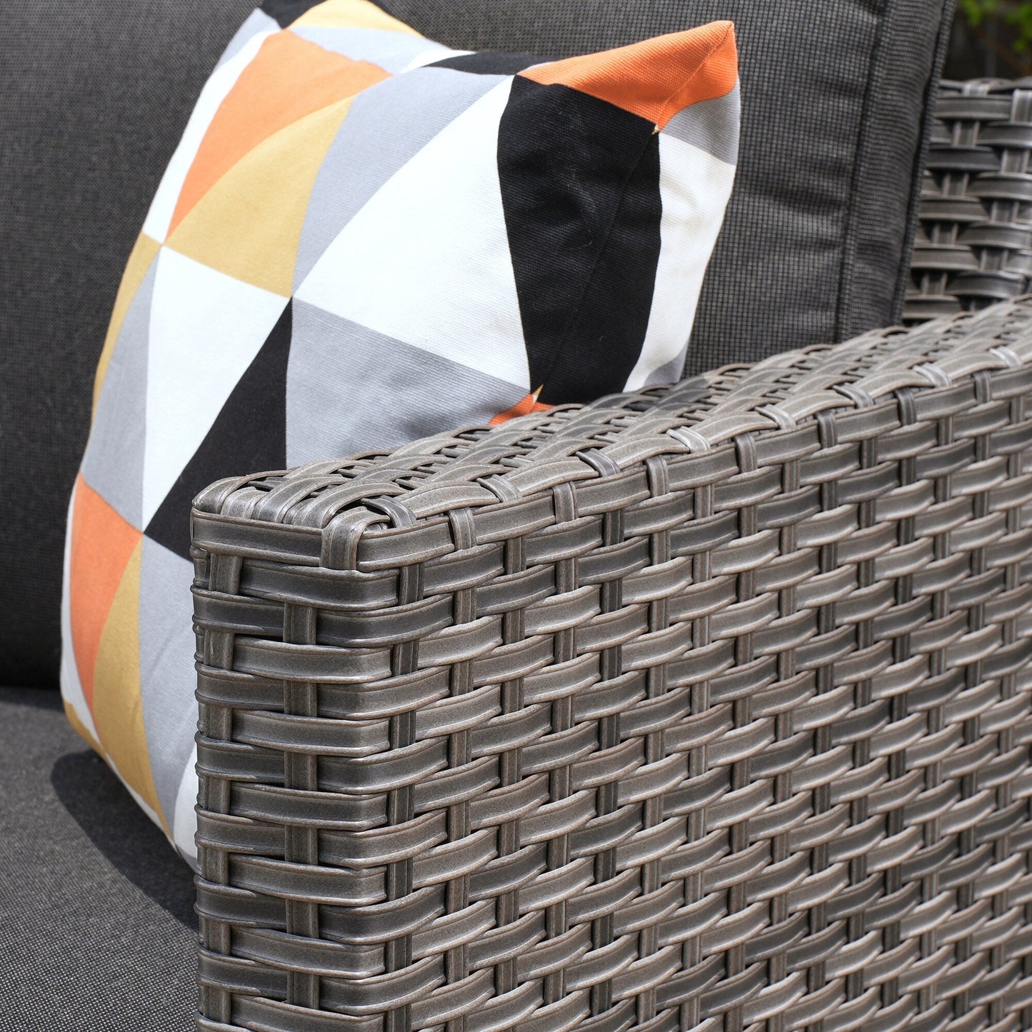 Ensemble de 5 sièges de jardin en osier à dossier haut OVIOS