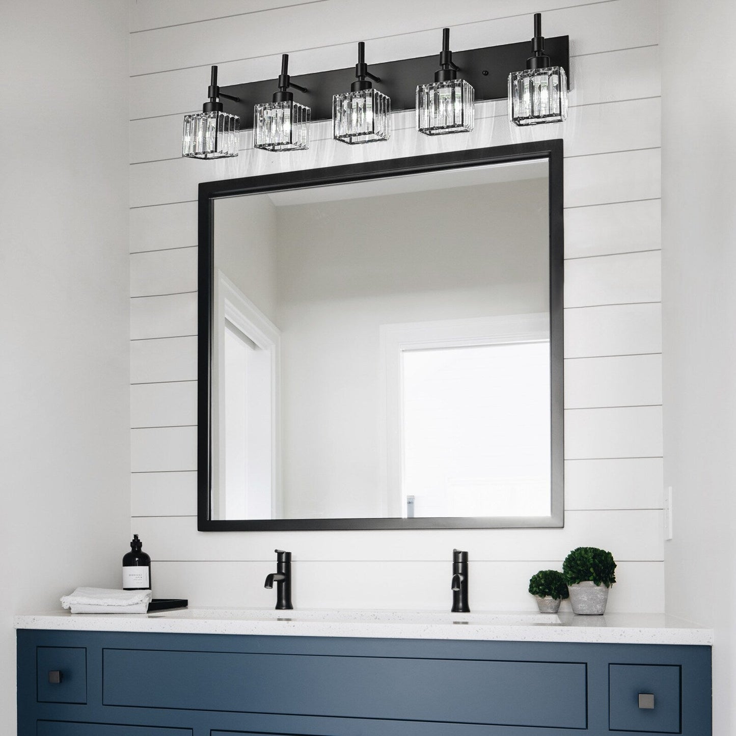 Luminaires de salle de bain Ora Modern en cristal à intensité variable sur miroir Glam Vanity Lights