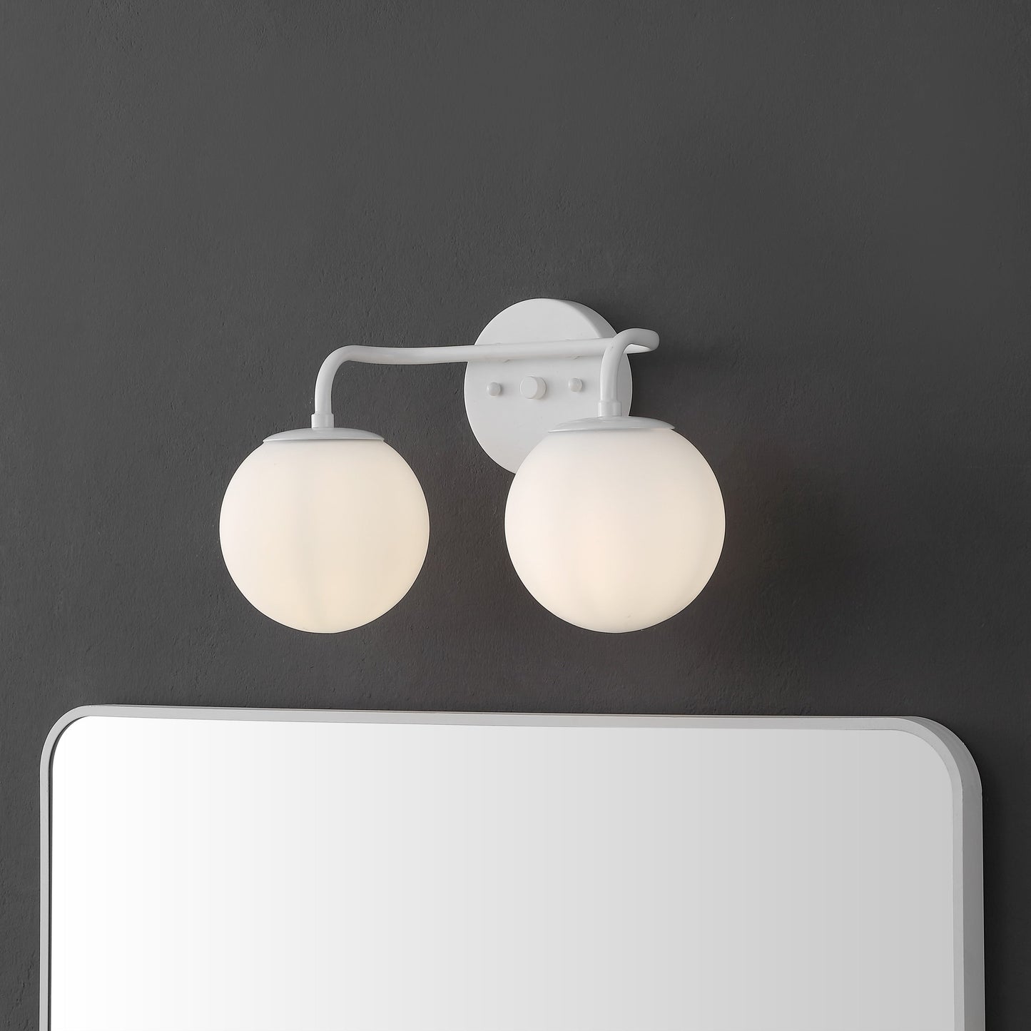 Luminaire de coiffeuse moderne à LED en métal et verre dépoli, par JONATHAN Y