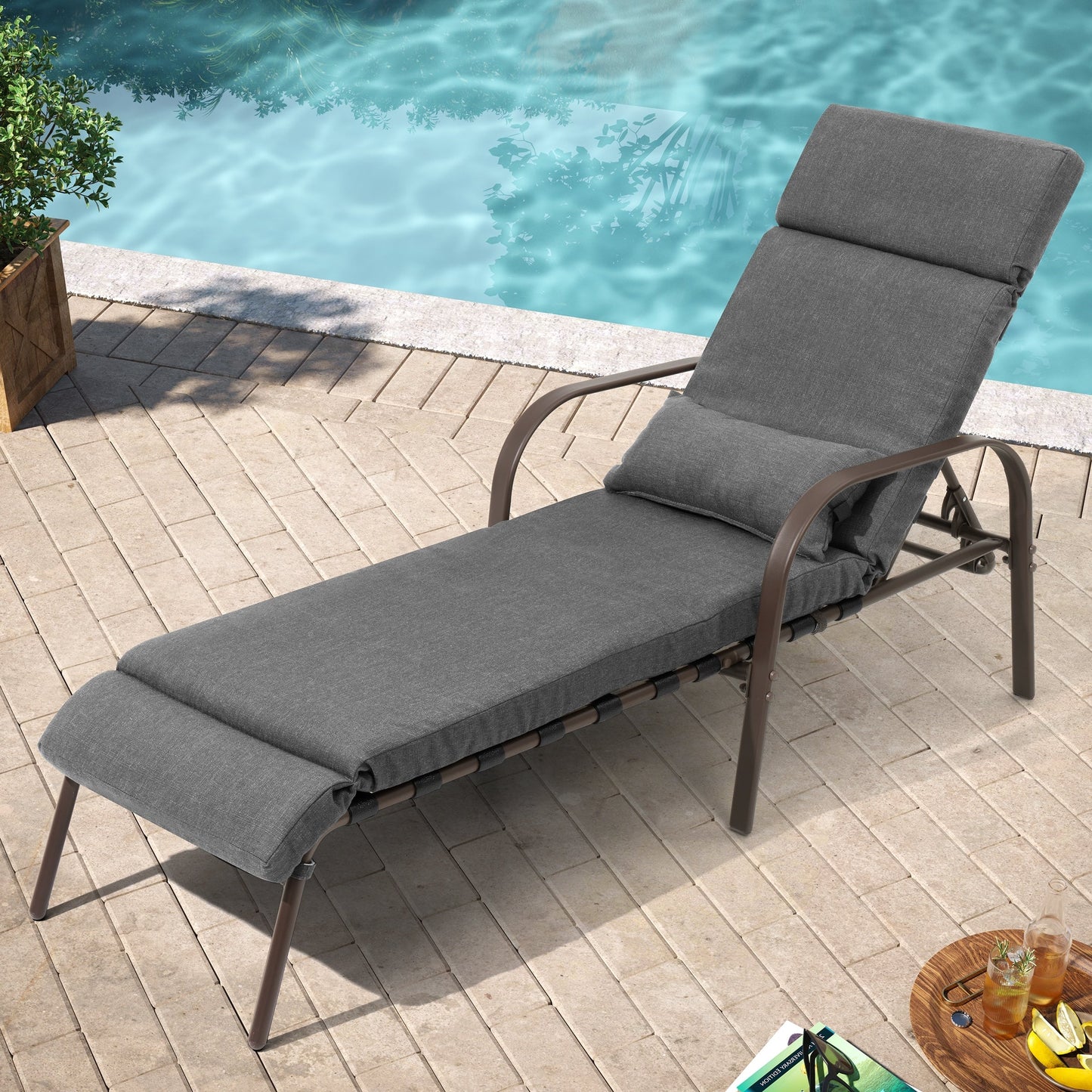 Chaise longue d'extérieur réglable avec coussin pour patio, plage, piscine