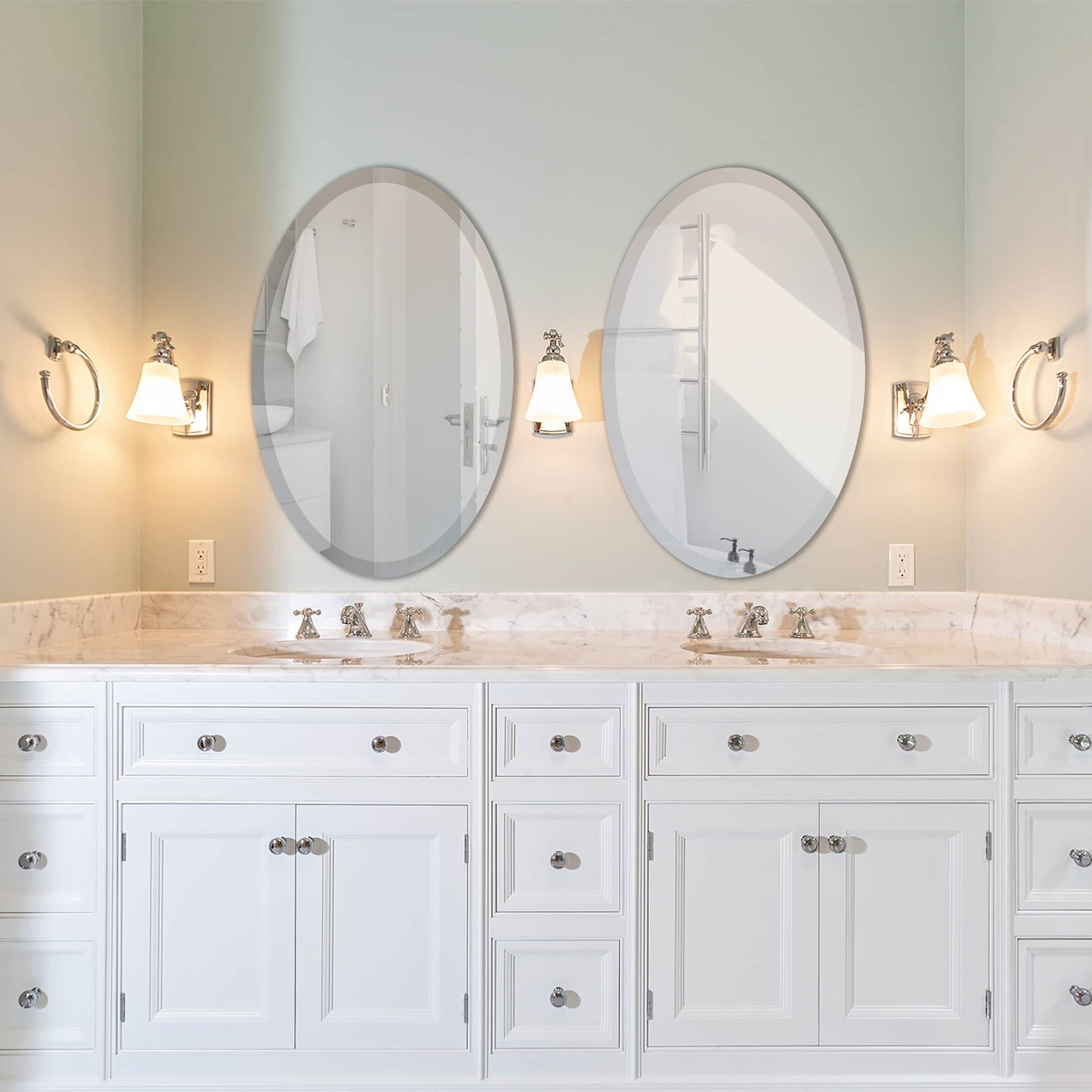 Miroir ovale biseauté sans cadre Wells