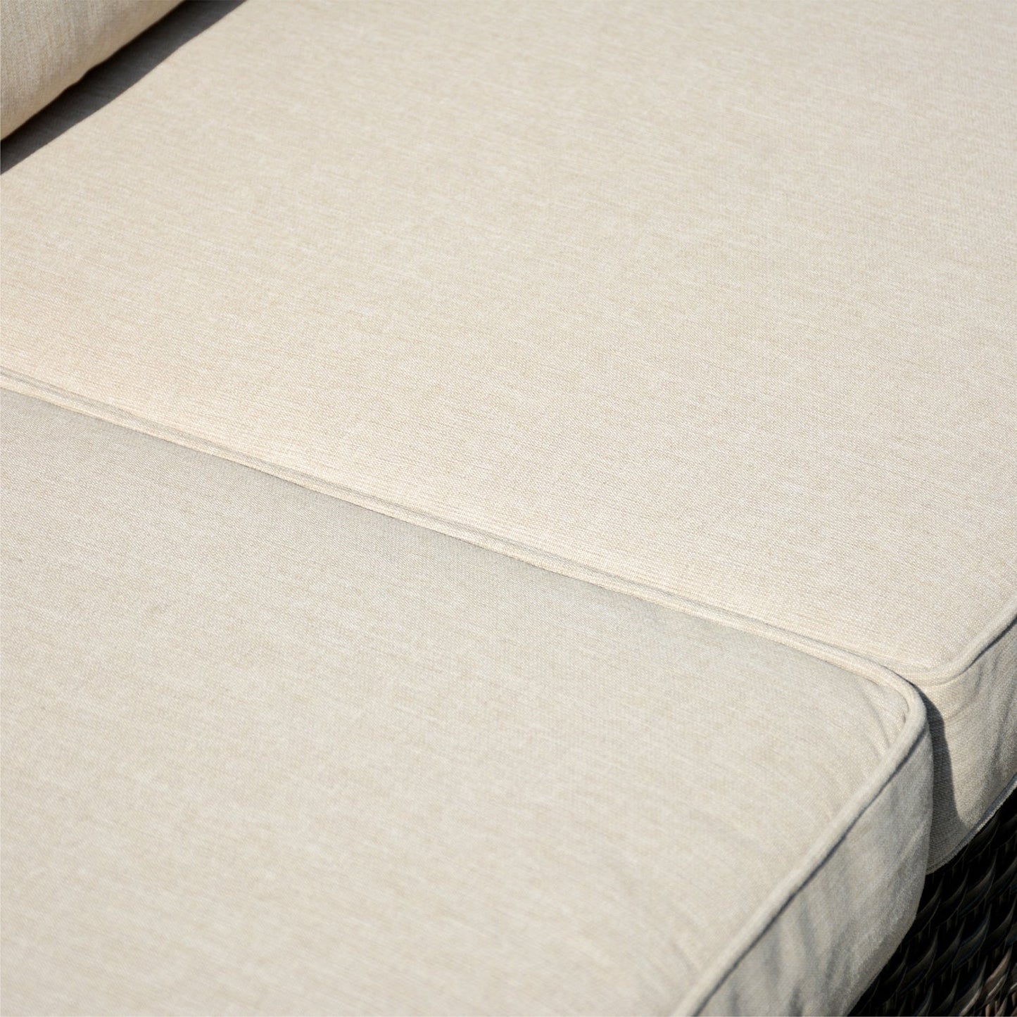 Ensemble de 5 sièges de jardin en osier à dossier haut OVIOS