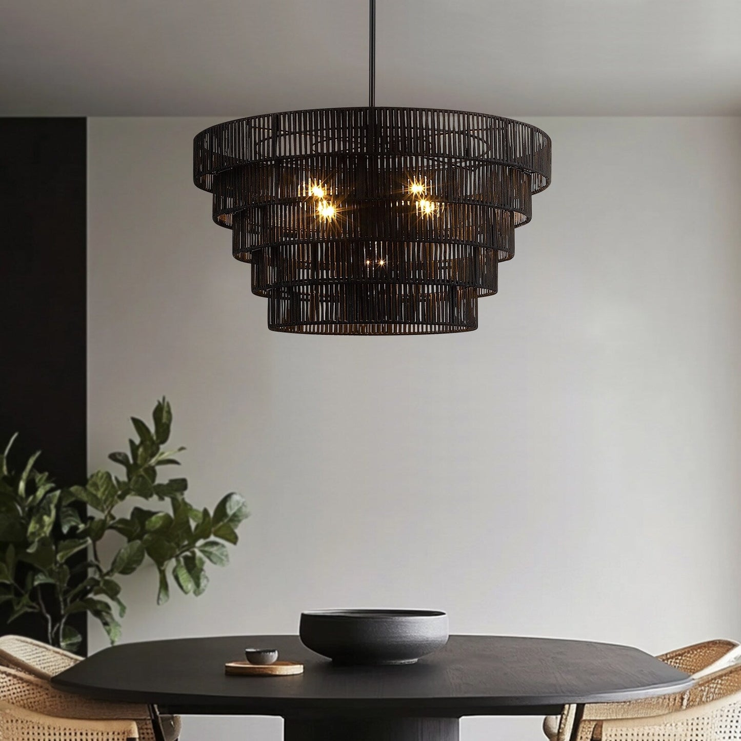 Lustre bohème moderne Piersan à 5 lumières avec abat-jour en rotin à plusieurs niveaux – 26 po de largeur