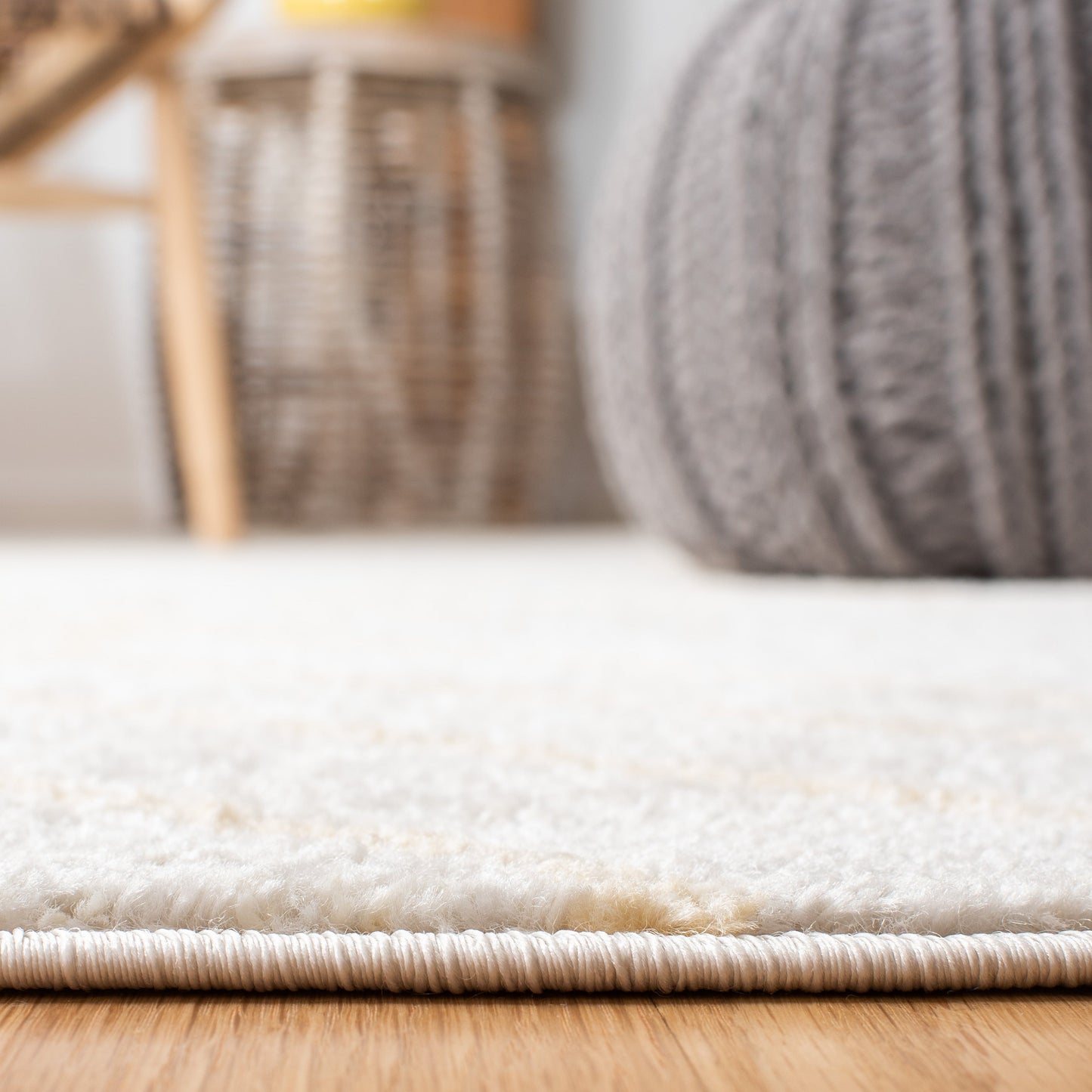 Tapis géométrique moderne SAFAVIEH Adirondack Juvelina