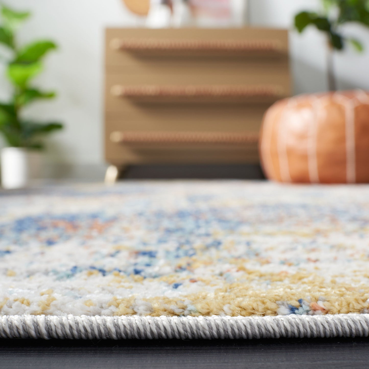 Tapis abstrait moderne SAFAVIEH Aston Outi