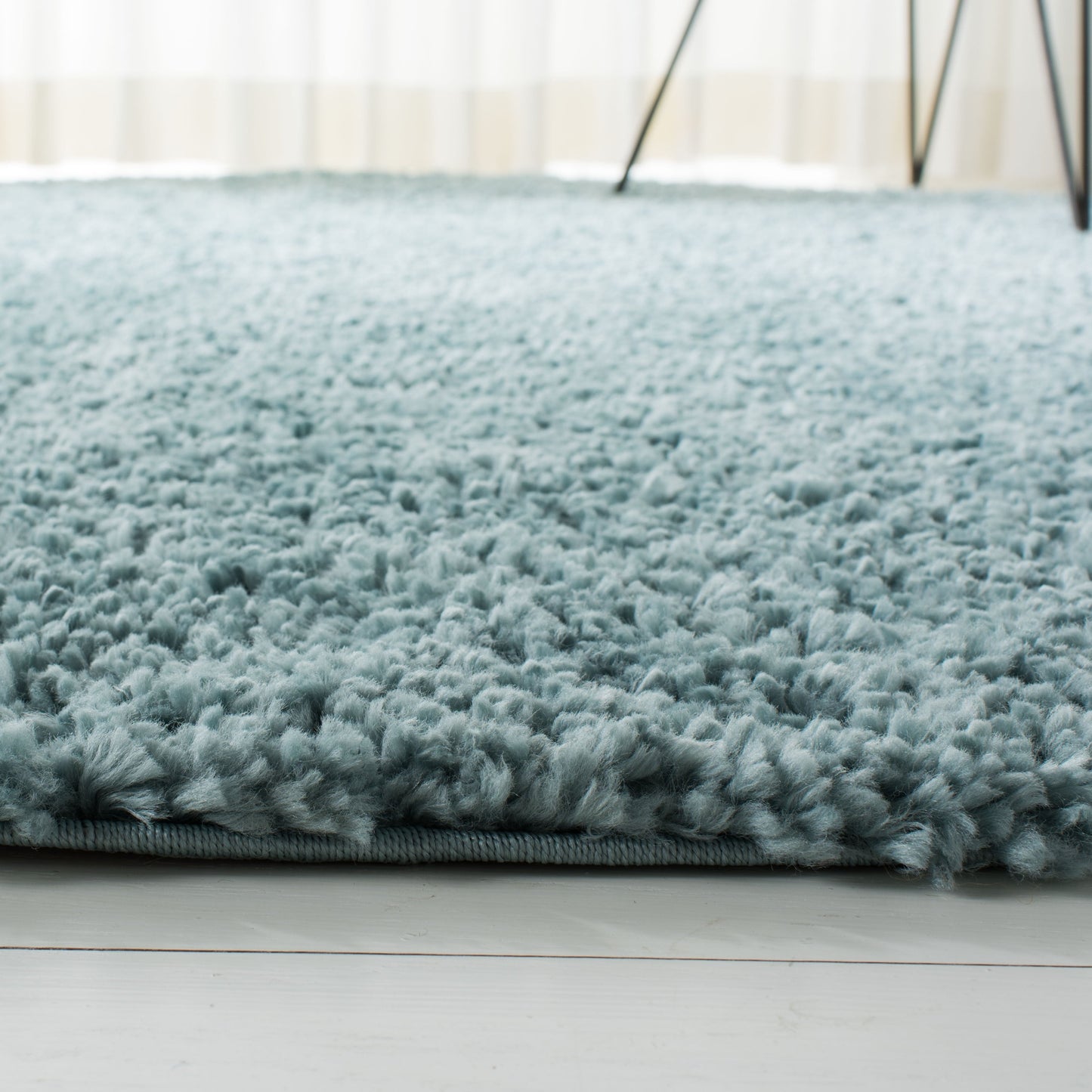 Tapis SAFAVIEH August Wilhelma Shag uni de 3 cm d'épaisseur
