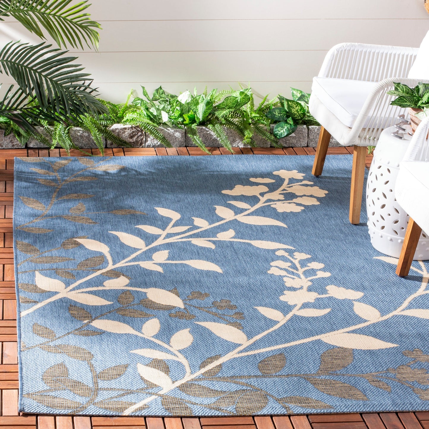 Tapis de jardin SAFAVIEH Courtyard Luann Botanical imperméable pour intérieur/extérieur, terrasse ou jardin