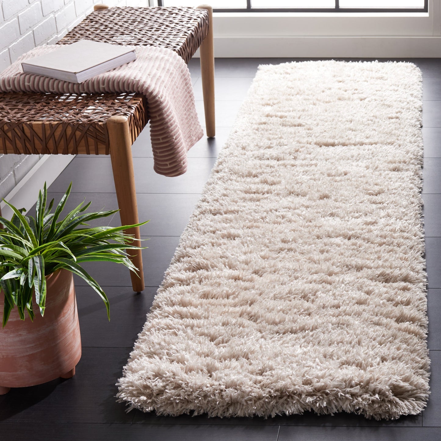 Tapis SAFAVIEH Flokati Shag Wynne de 7 cm d'épaisseur