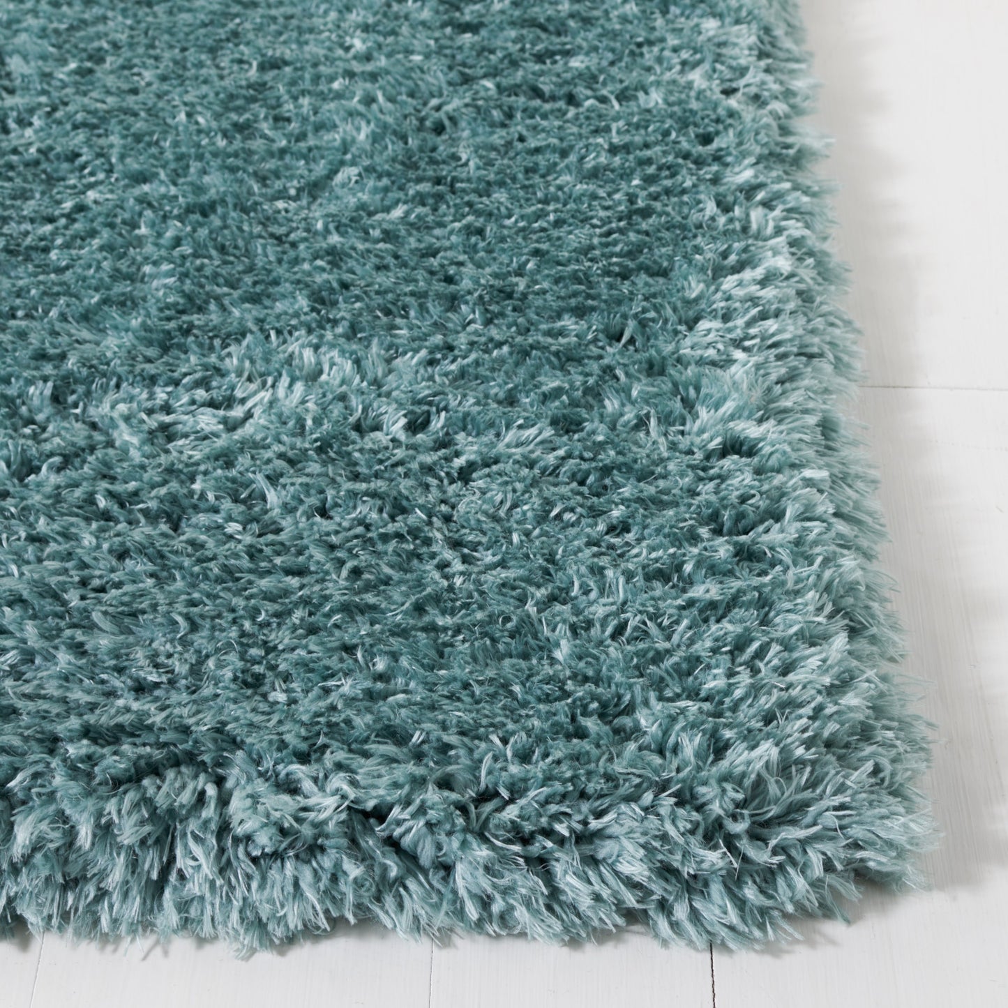 Tapis SAFAVIEH Flokati Shag Wynne de 7 cm d'épaisseur