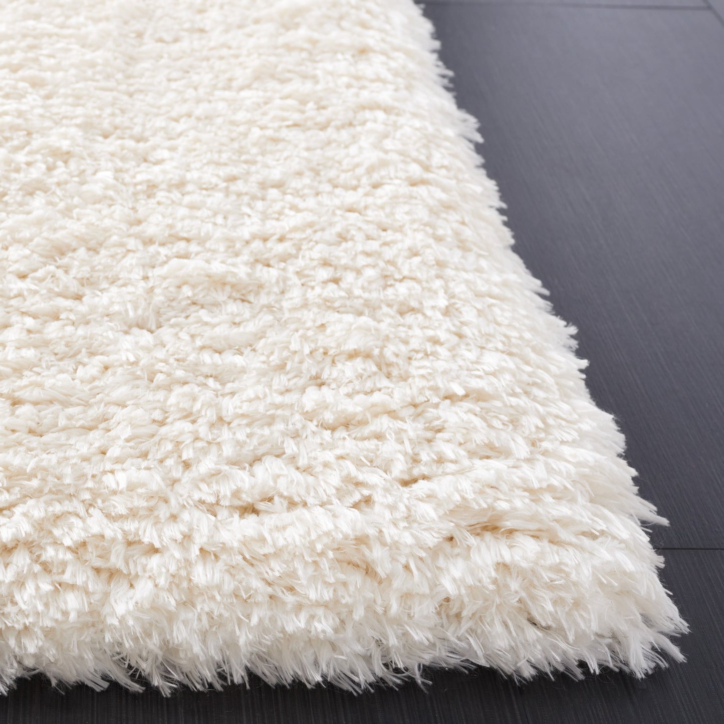 Tapis SAFAVIEH Flokati Shag Wynne de 7 cm d'épaisseur