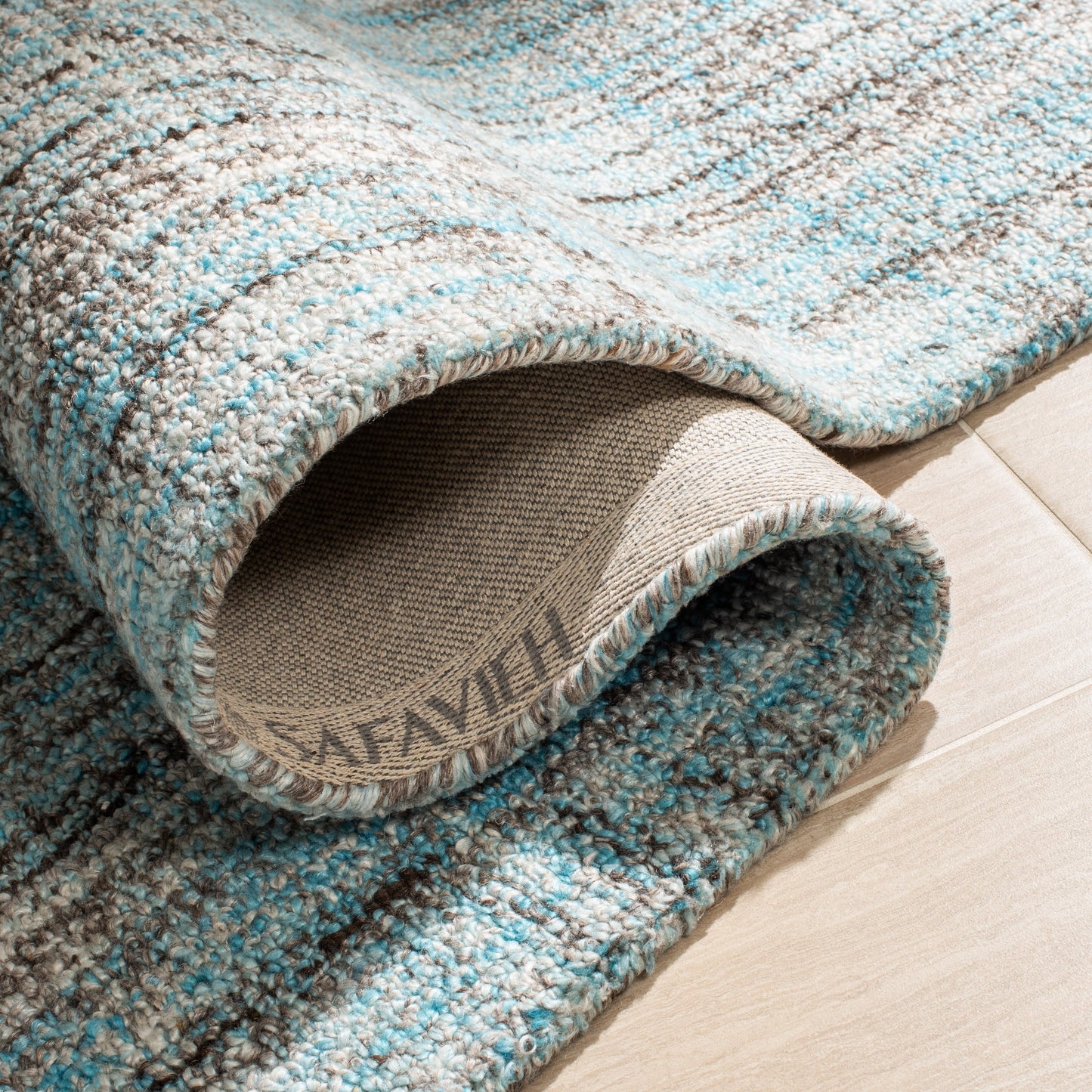 Tapis moderne en viscose SAFAVIEH fait main, motif abstrait corail