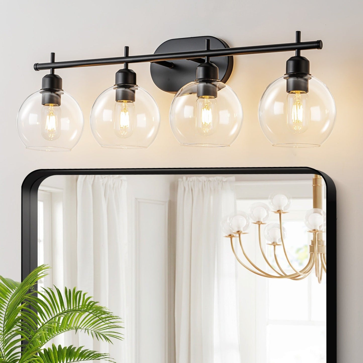 Applique de salle de bain moderne Starsky à 4 lumières et intensité variable avec abat-jour en verre globe