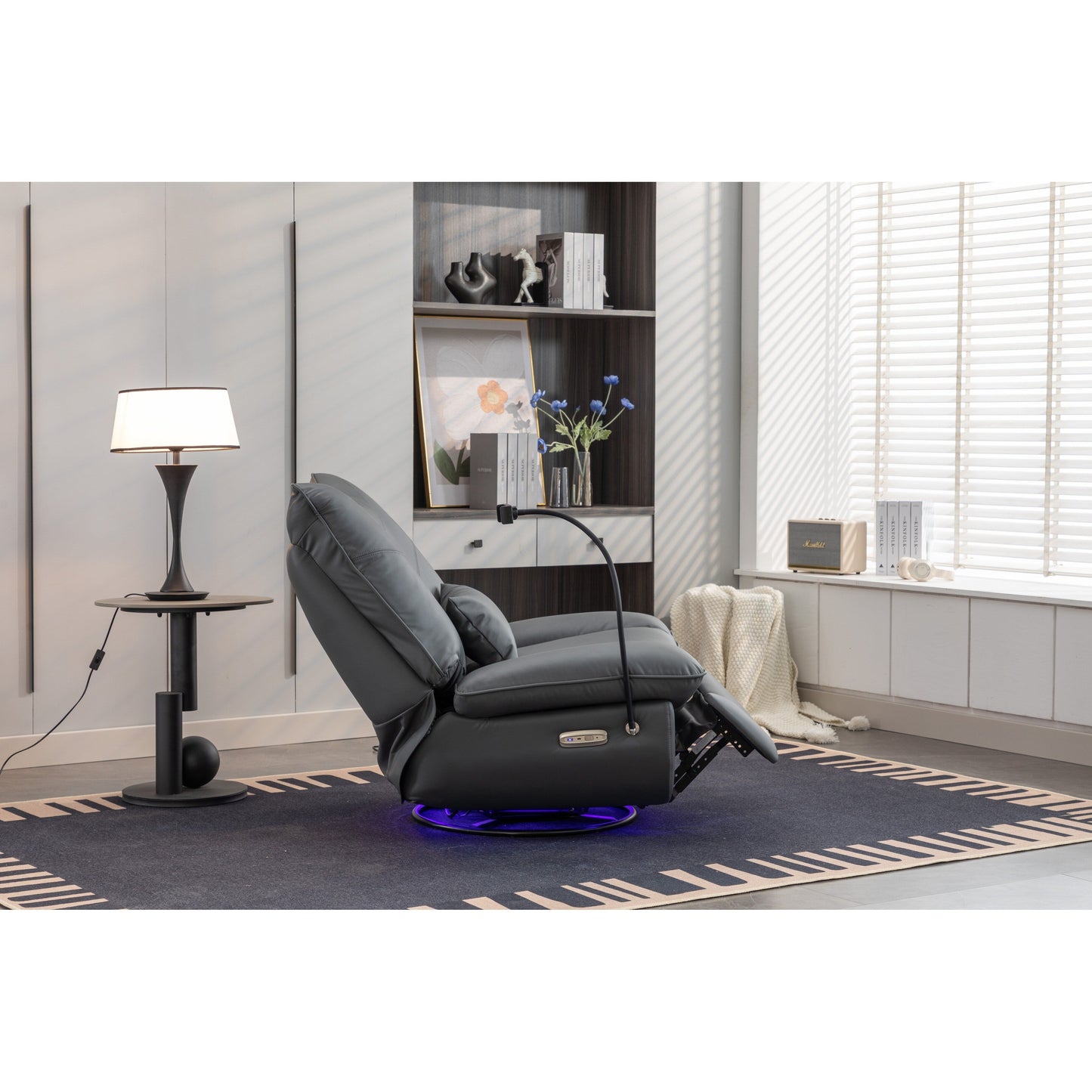 Fauteuil inclinable pivotant et électrique avec haut-parleurs Bluetooth, support de téléphone, ports de charge USB et Type-C, rangement dissimulé dans les accoudoirs