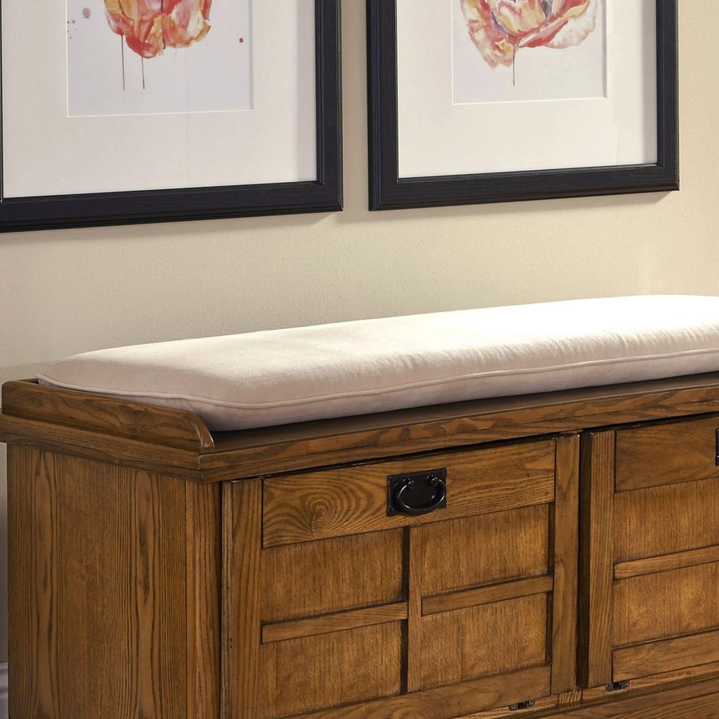 Banc de rangement rembourré en vieille pierre de la grange grise