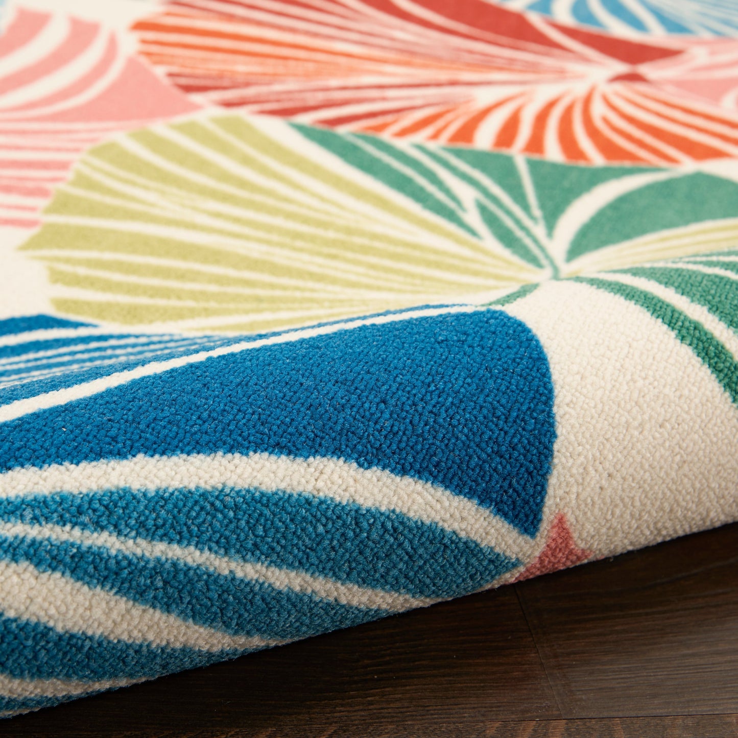 Tapis d'intérieur/extérieur Waverly Sun N' Shade à motif botanique moderne