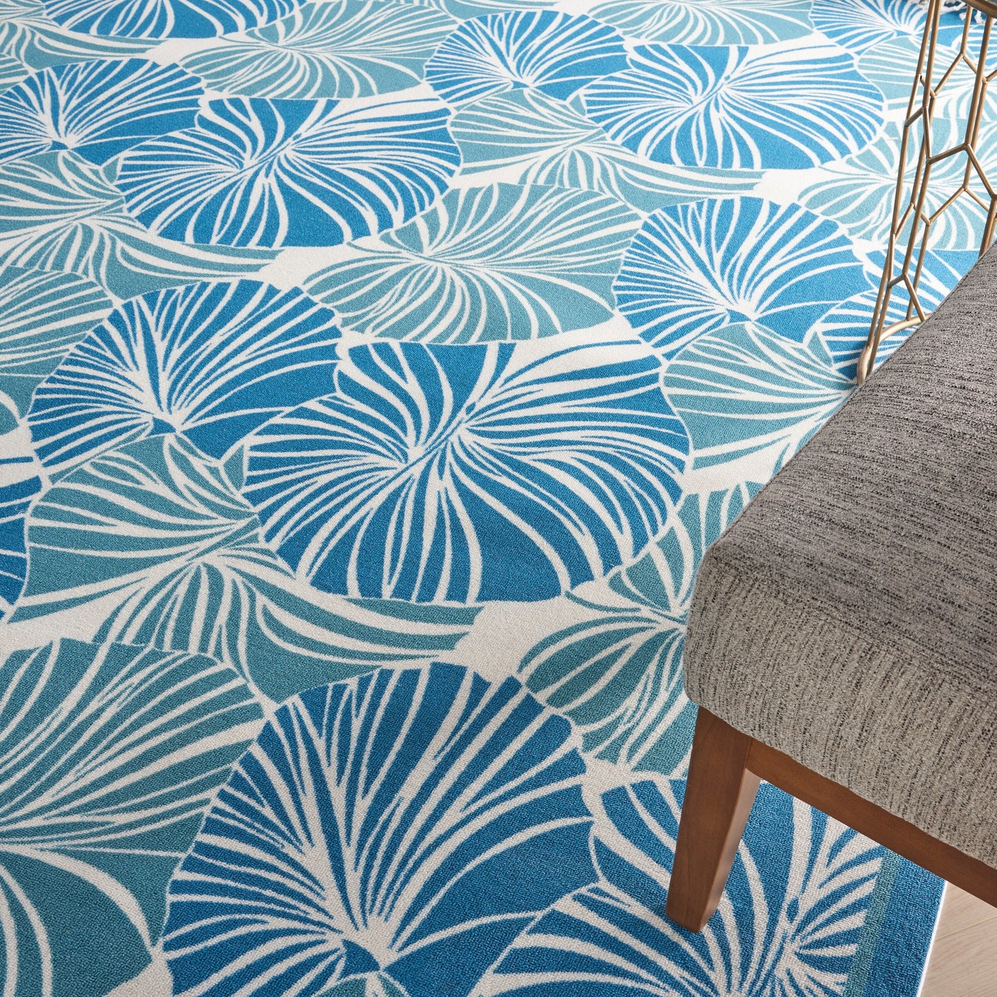 Tapis d'intérieur/extérieur Waverly Sun N' Shade à motif botanique moderne