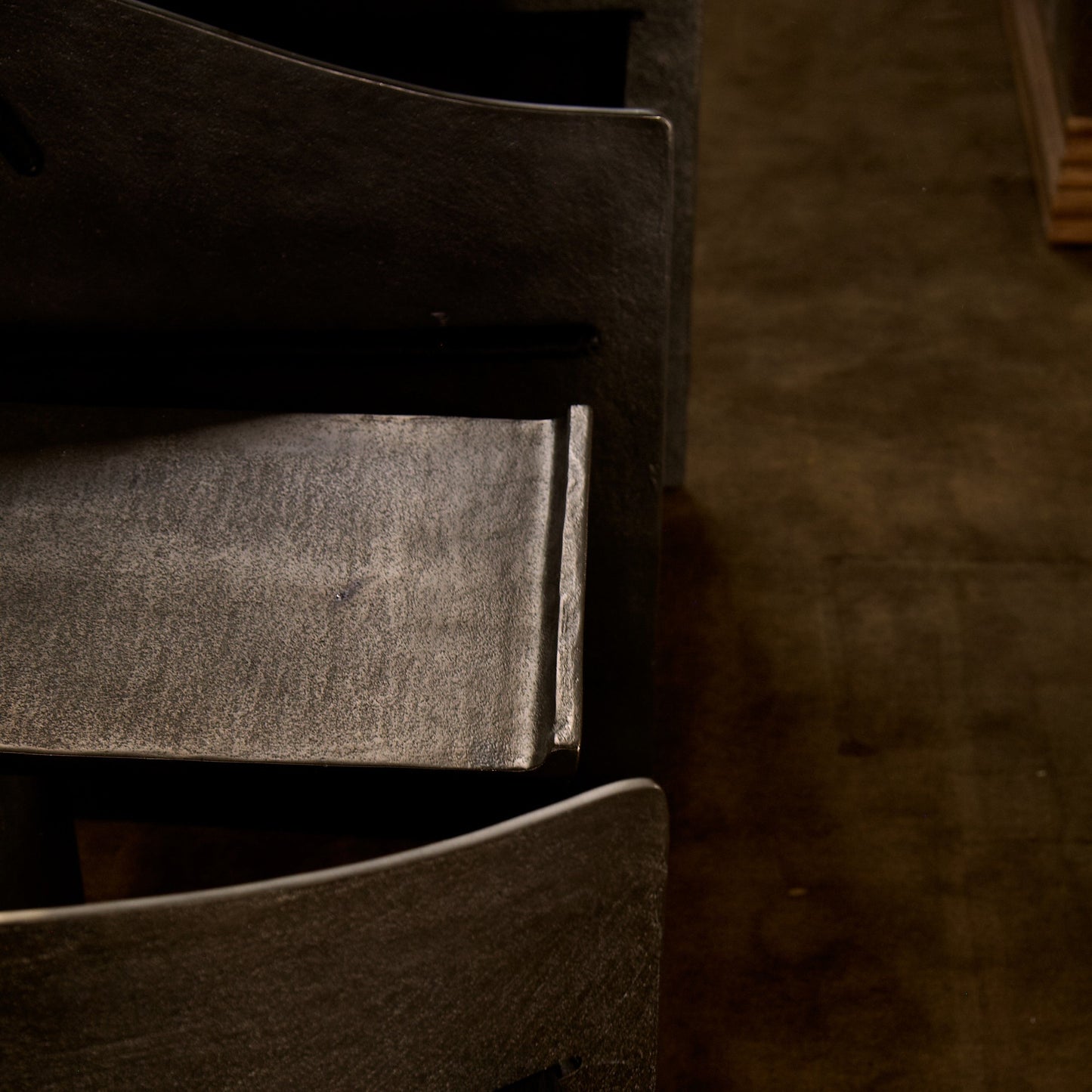 Table d'appoint à poutre en I
